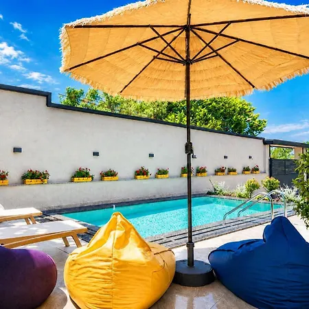 Joan Luxury With Private Pool & Gym Tirana