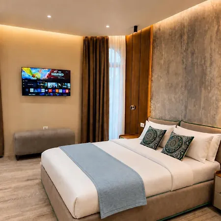 Joan Luxury With Private Pool & Gym Appartement Tirana