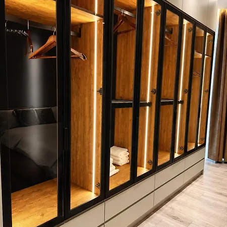 Joan Luxury With Private Pool & Gym *