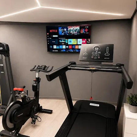 Joan Luxury With Private Pool & Gym * Tirana