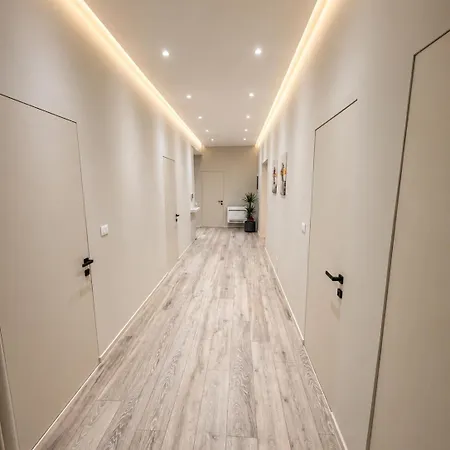 Joan Luxury With Private Pool & Gym *