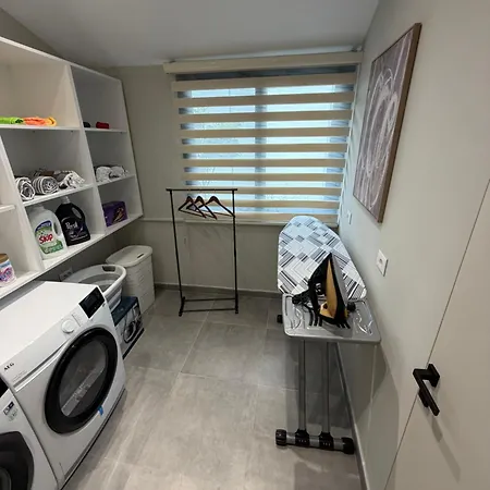Appartement Joan Luxury With Private Pool & Gym Tirana