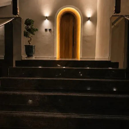 Appartement Joan Luxury With Private Pool & Gym Tirana