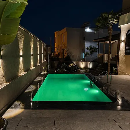 Joan Luxury With Private Pool & Gym * Tirana