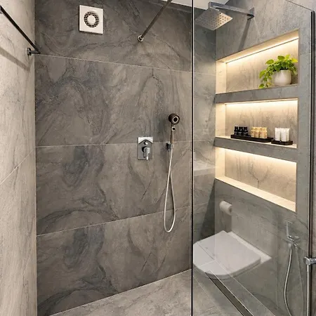 Apartment Joan Luxury With Private Pool & Gym Tirana