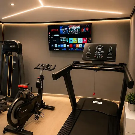 Joan Luxury With Private Pool & Gym Tirana