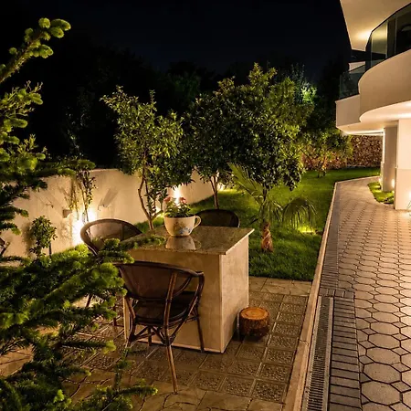 Joan Luxury With Private Pool & Gym Tirana